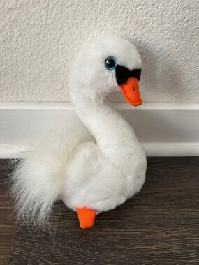 Ty Beanie Babies Velvety Gracie The Swan Snow White Blue Eyes Plush Stuffed Toy